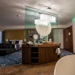 Cascade & Hotel 4*