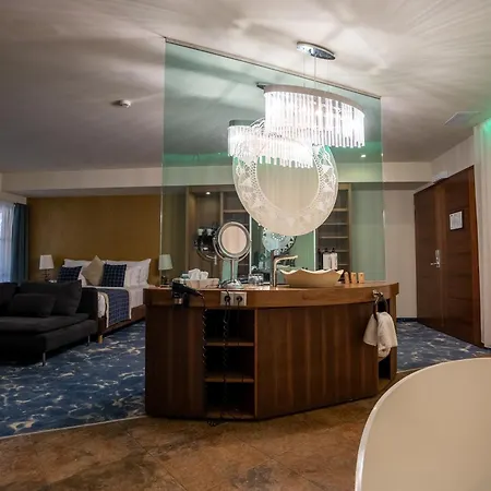 Cascade & ホテル 4*