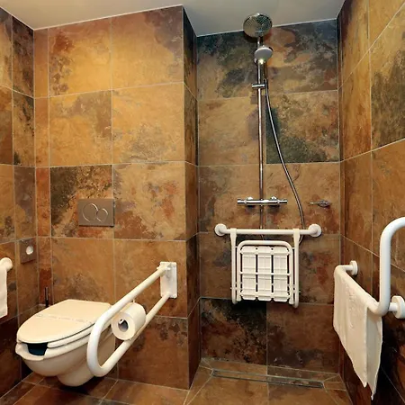 Cascade & Hotel 4*