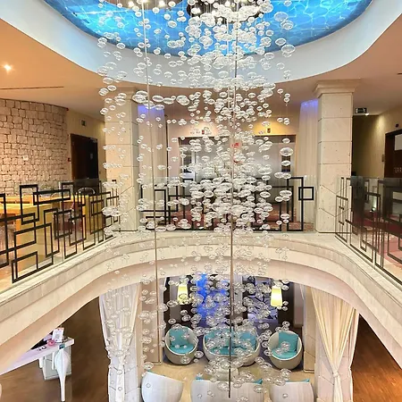 Cascade & Hotel