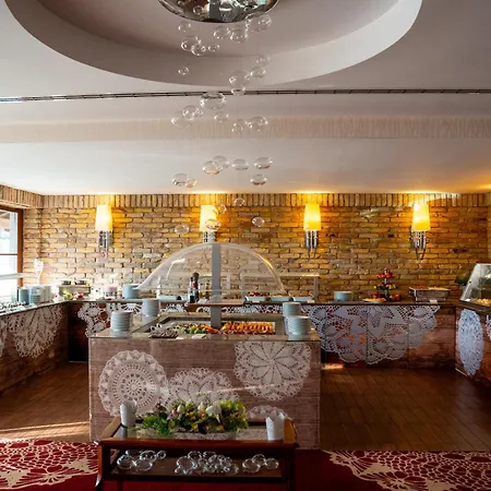 Cascade & Отель 4*