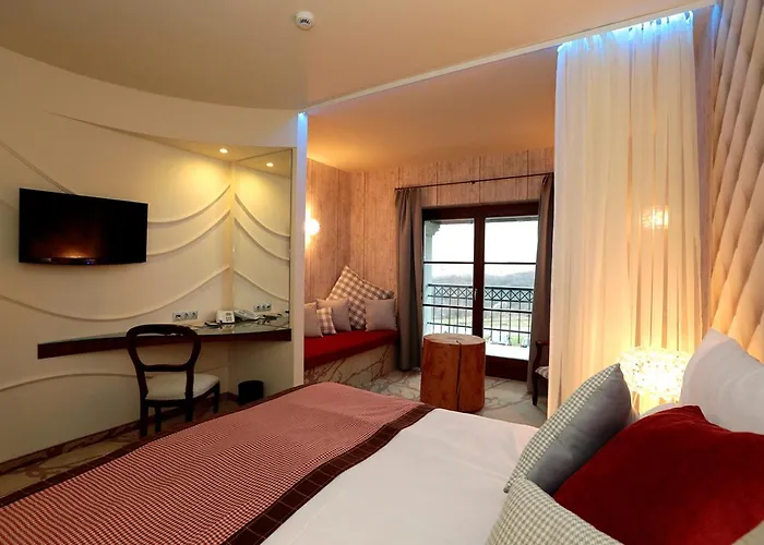 Cascade & Hotel 4*