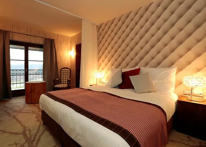 Cascade & Hotel Demjen